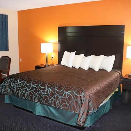 Americas Best Value Inn Giddings Esterno foto