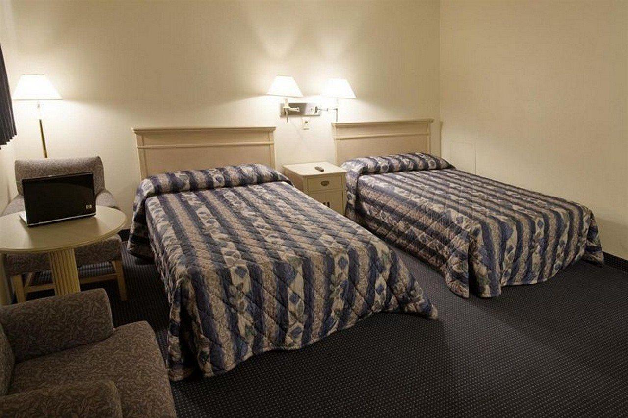 Americas Best Value Inn Giddings Esterno foto