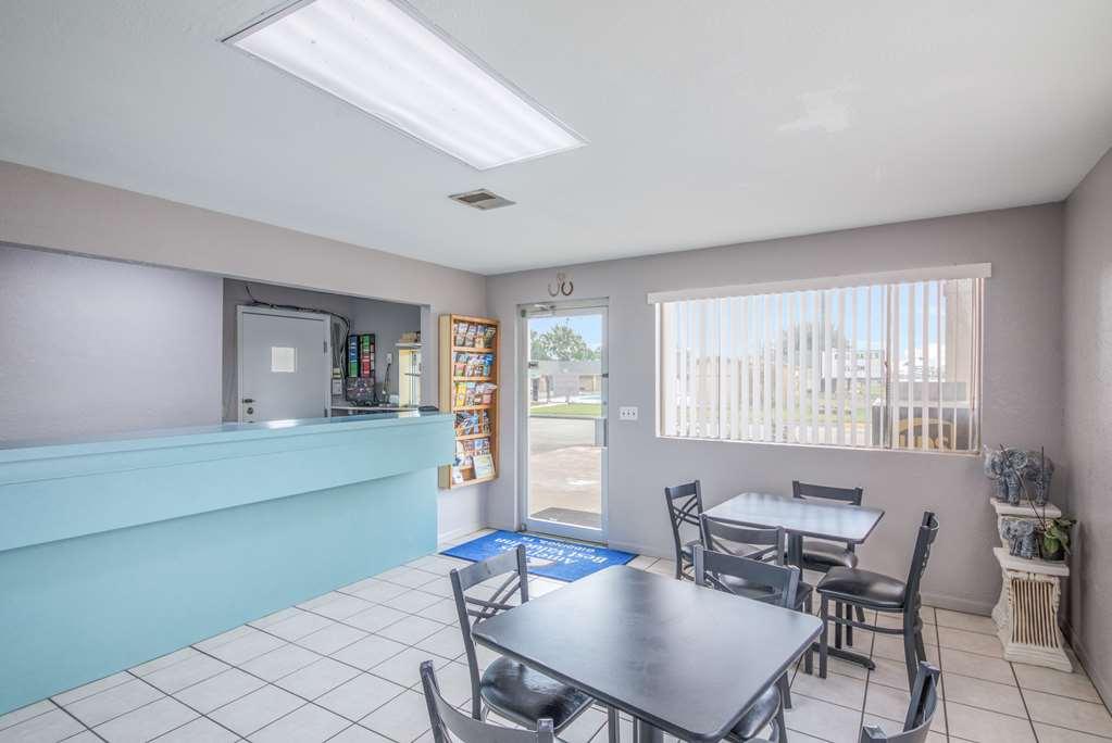 Americas Best Value Inn Giddings Esterno foto