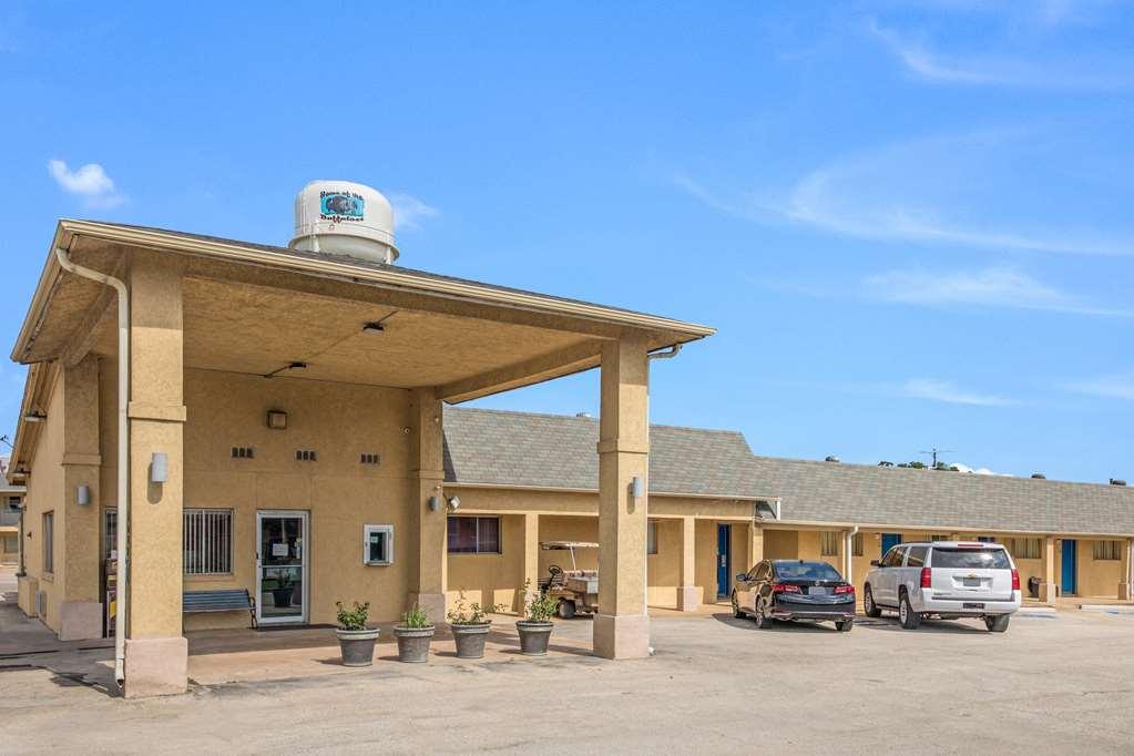 Americas Best Value Inn Giddings Esterno foto