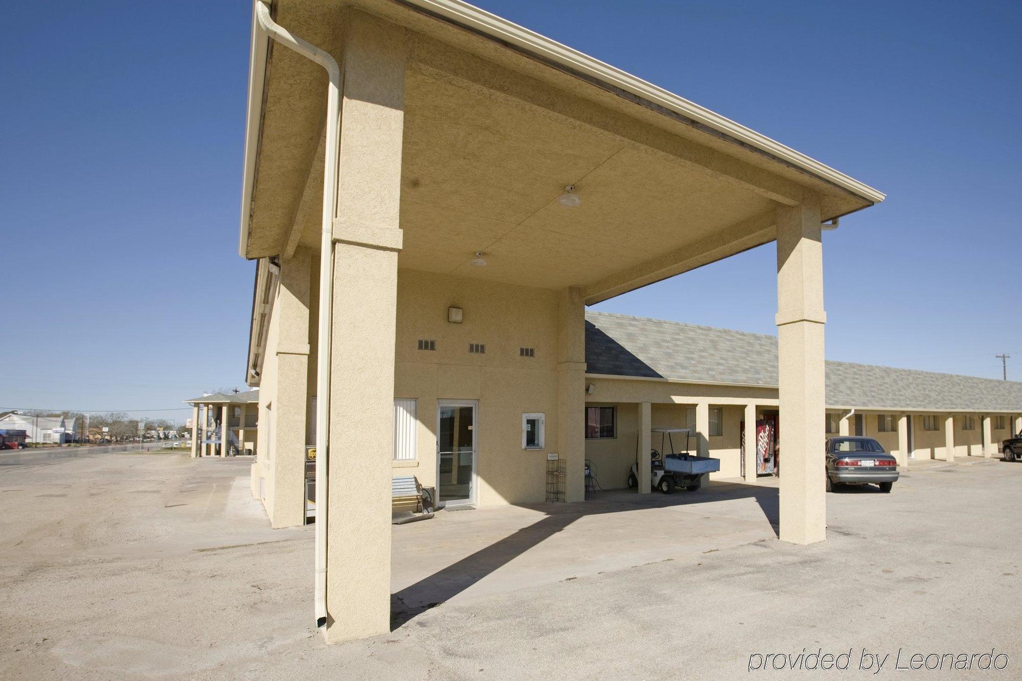 Americas Best Value Inn Giddings Esterno foto