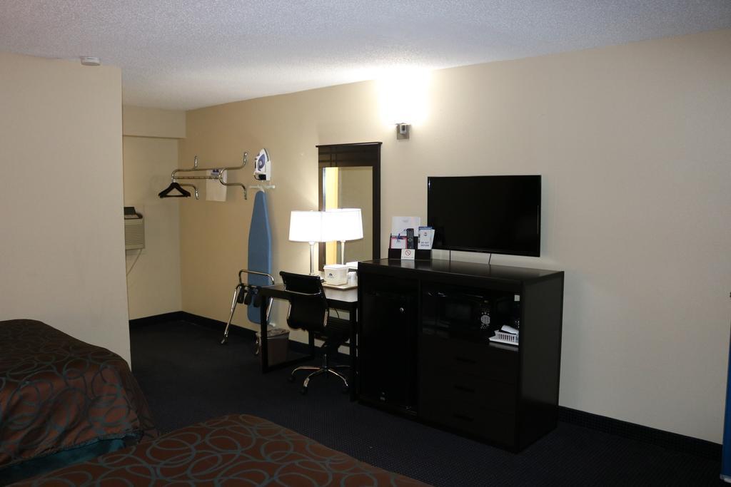 Americas Best Value Inn Giddings Esterno foto