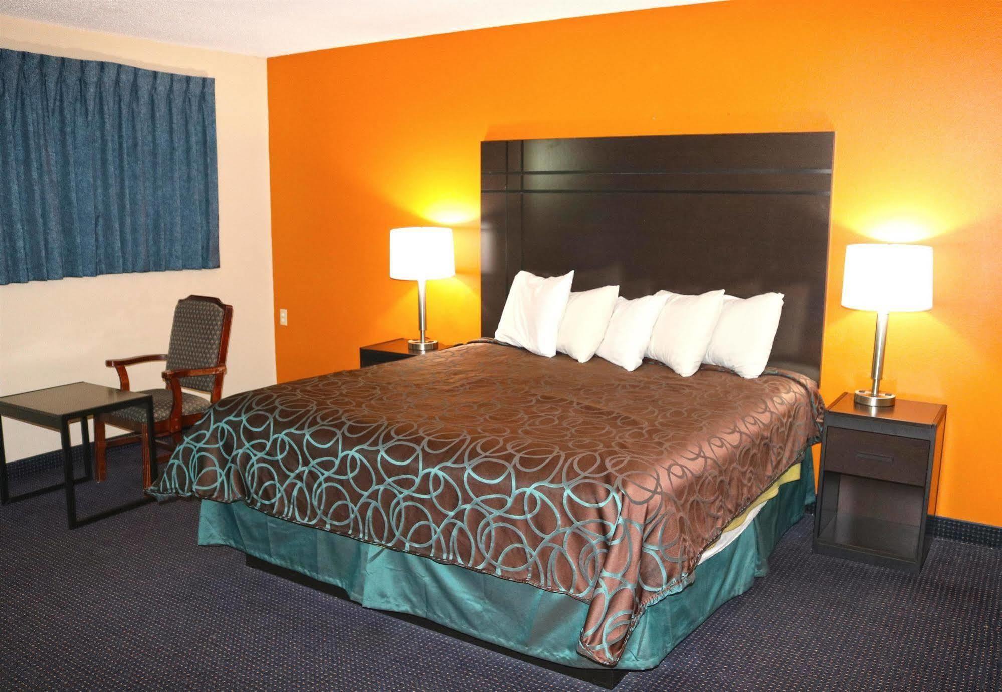 Americas Best Value Inn Giddings Esterno foto