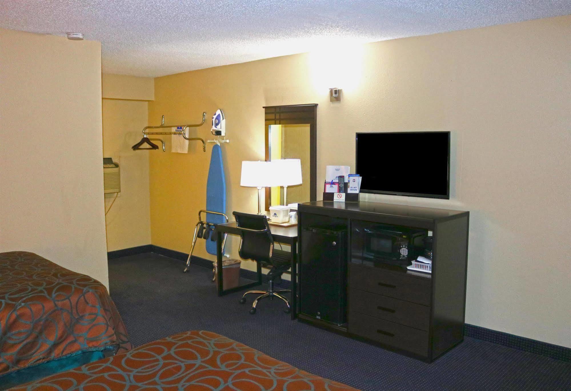 Americas Best Value Inn Giddings Esterno foto